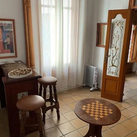 Ca Corrales: En La Playa, Pero En El Pueblo Holiday home