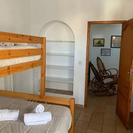 Holiday home Ca Corrales: En La Playa, Pero En El Pueblo