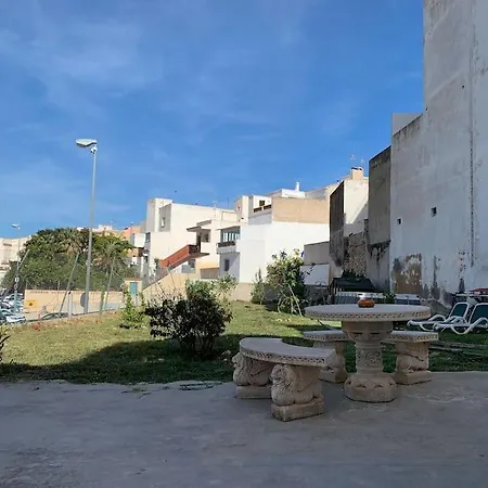 Ferienhaus Ca Corrales: En La Playa, Pero En El Pueblo *