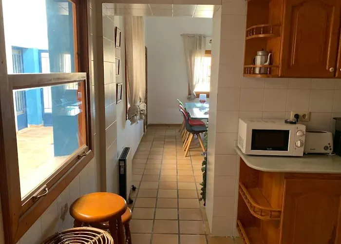 Ca Corrales: En La Playa, Pero En El Pueblo Feriehus Calpe