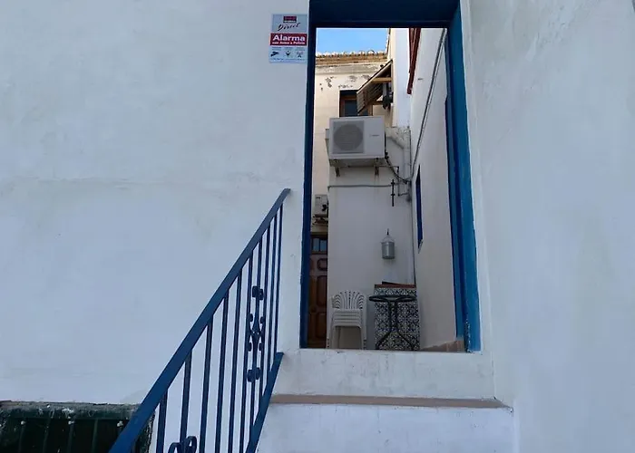 Ca Corrales: En La Playa, Pero En El Pueblo Feriehus *