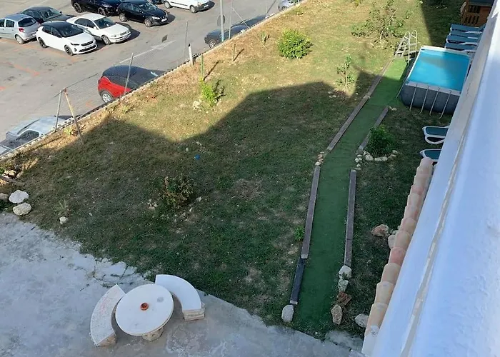 Ca Corrales: En La Playa, Pero En El Pueblo Feriehus